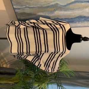 Chic Black and White Tunic Poncho